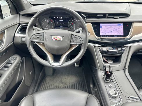 Used 2021 Cadillac XT6 Sport w/ Platinum Package AWD/4WD image 13