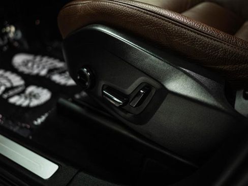 Used 2022 Volvo XC60 T8 Inscription image 16