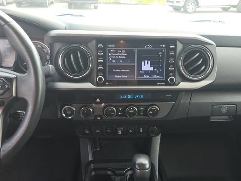 Used 2021 Toyota Tacoma TRD Off-Road w/ Technology Package AWD/4WD image 24