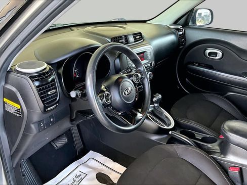 Used 2015 Kia Soul FWD image 16