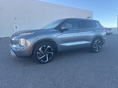 Used 2024 Mitsubishi Outlander SE