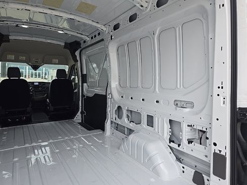 New 2025 Ford Transit 250 148 Medium Roof image 14