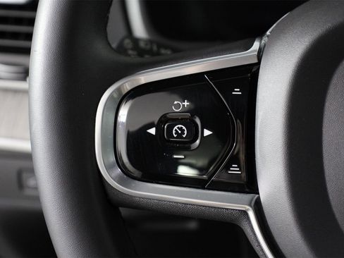 Certified 2023 Volvo XC90 T8 Ultimate w/ Protection Package Premier image 10