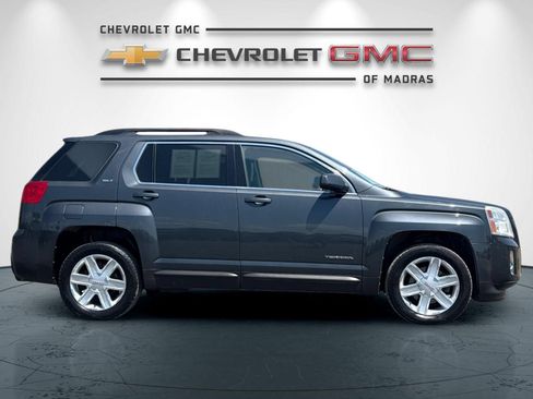 Used 2010 GMC Terrain SLT AWD/4WD image 2