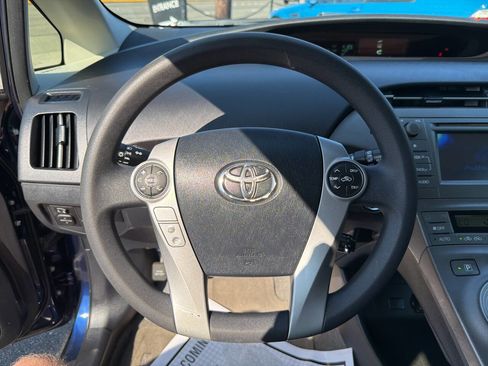 Used 2014 Toyota Prius Two image 30