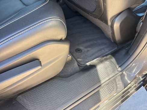 Used 2022 Jeep Grand Cherokee L Limited w/ Luxury Tech Group II image 24