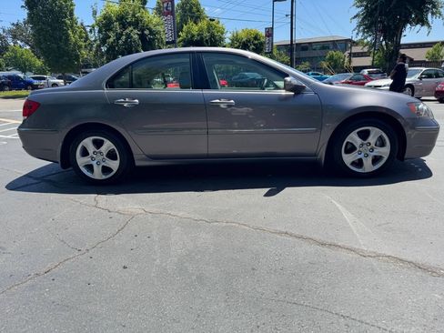 Used 2005 Acura RL AWD/4WD image 6