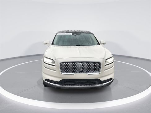 Used 2022 Lincoln Nautilus Reserve image 3