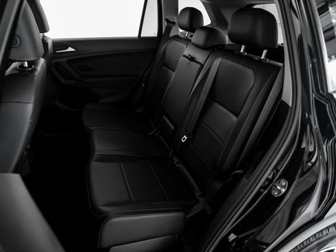 Used 2019 Volkswagen Tiguan SE AWD/4WD image 33