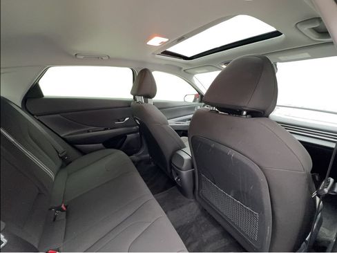 Used 2025 Hyundai Elantra SEL FWD image 27