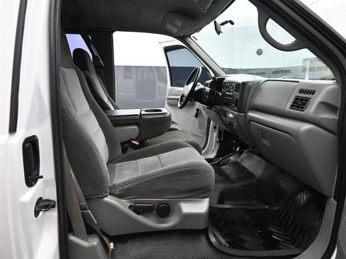Used 2002 Ford F250 XLT image 9