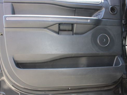 Used 2024 Ford Expedition Max XLT RWD image 7