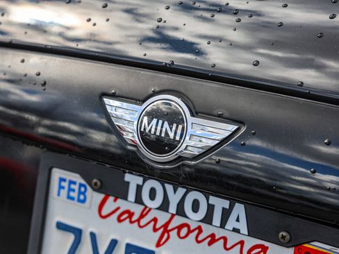 Used 2017 MINI Cooper 2-Door Hardtop image 20