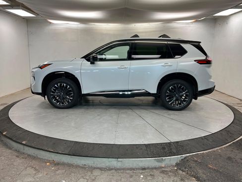 New 2026 Nissan Rogue Platinum w/ Platinum Premium Package image 2