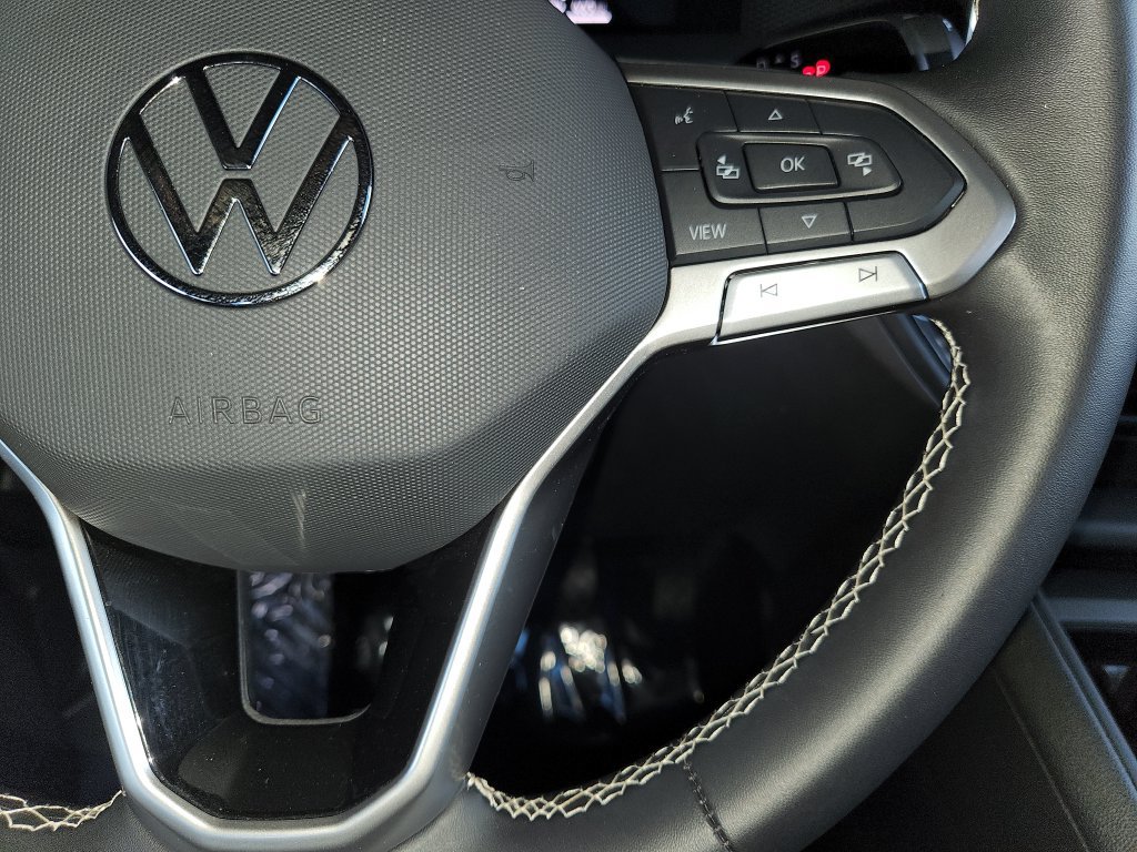Used 2026 Volkswagen Tiguan SE FWD image 25