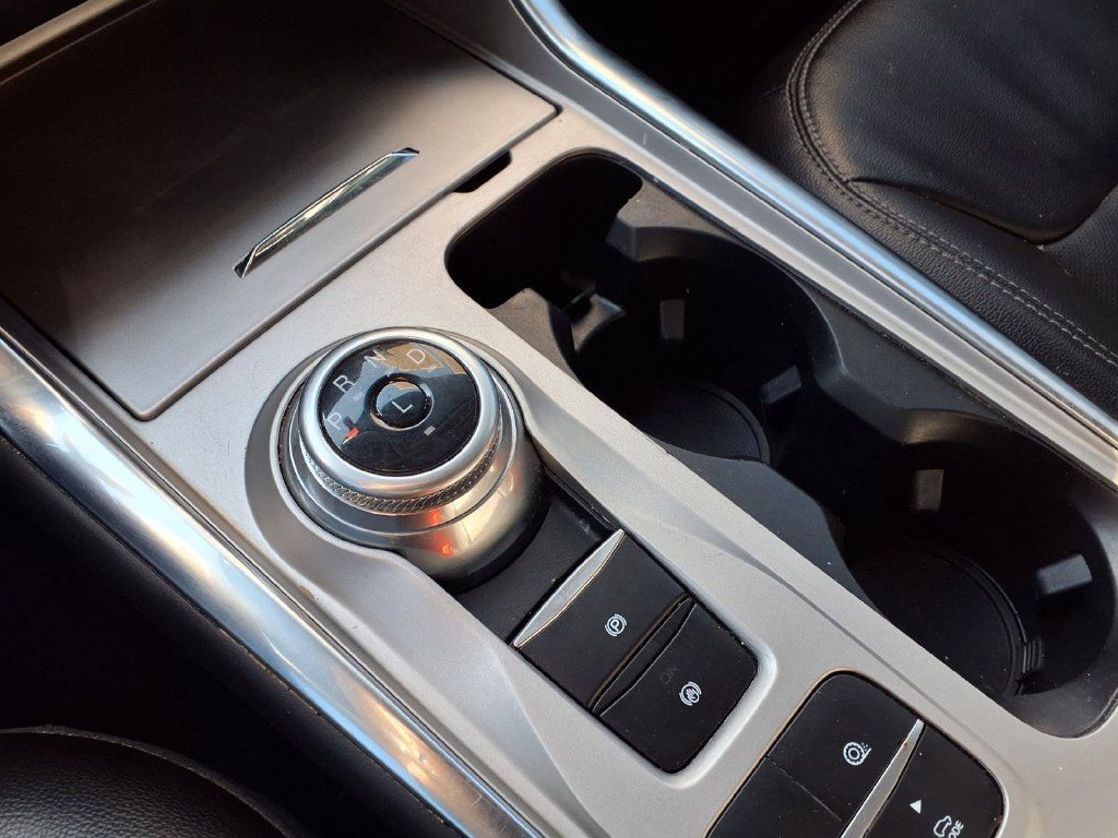 Used 2023 Ford Explorer Limited w/ Limited Technology Package RWD image 18