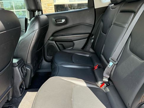 Used 2019 Jeep Compass Limited AWD/4WD image 12