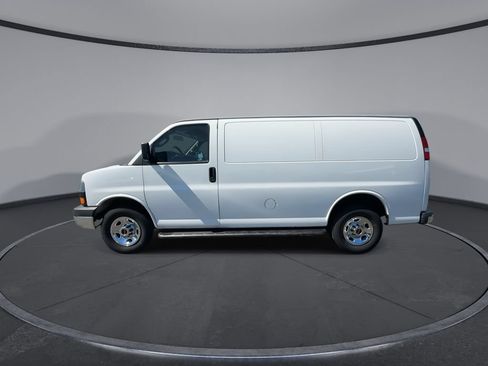 Used 2024 GMC Savana 2500 w/ Driver Convenience Package RWD image 5