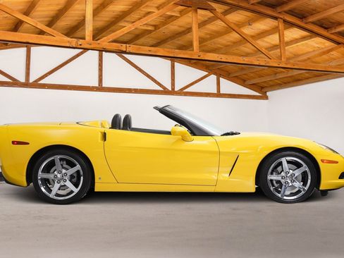 Used 2006 Chevrolet Corvette Convertible w/ Preferred Equipment Group RWD image 6