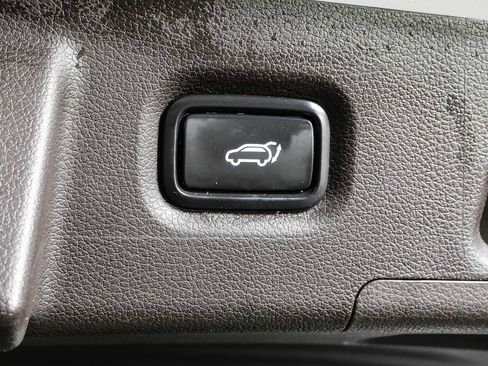 Used 2019 Hyundai Santa Fe SEL FWD image 32