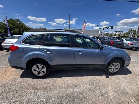 Used 2010 Subaru Outback 2.5i AWD/4WD image 8