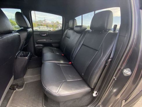 Certified 2020 Toyota Tacoma TRD Off-Road w/ TRD Premium Off Road Package AWD/4WD image 23
