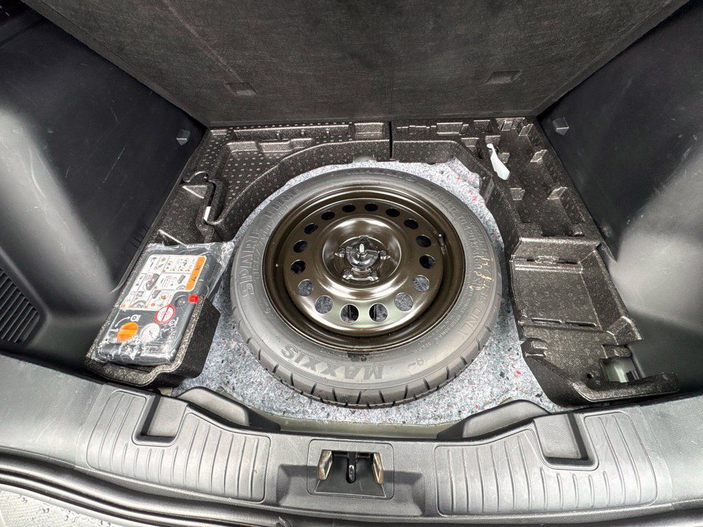 Used 2025 Ford Escape ST-Line FWD image 8