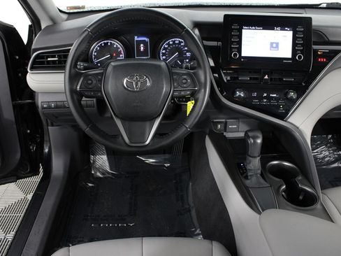 Used 2021 Toyota Camry SE FWD image 10