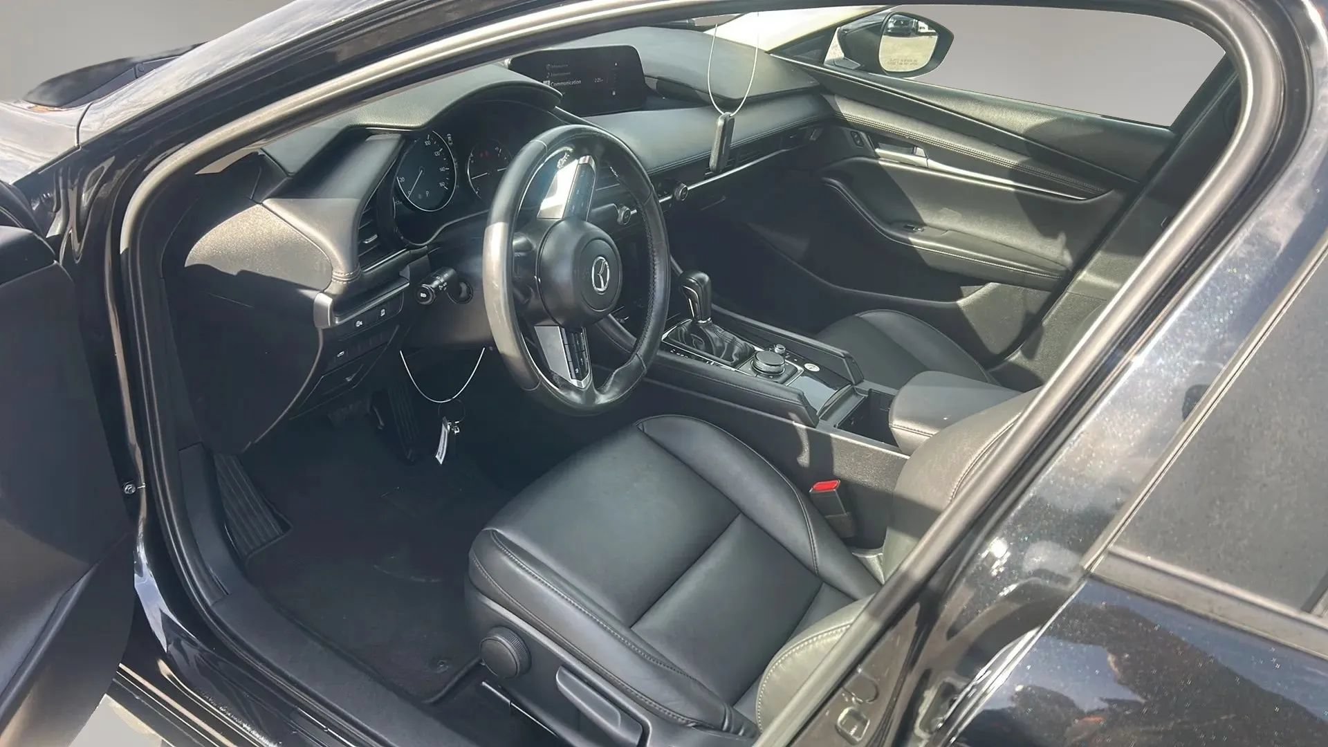 Used 2024 MAZDA MAZDA3 s FWD image 10
