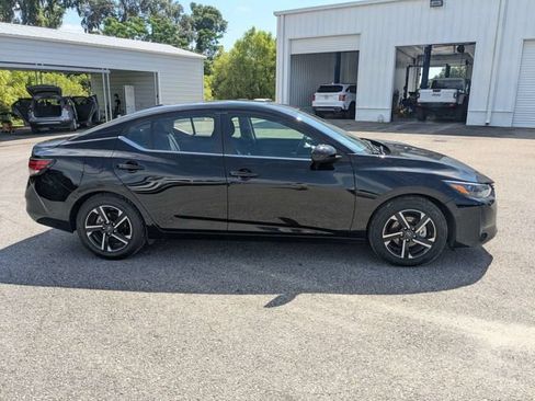 Used 2024 Nissan Sentra SV FWD image 3