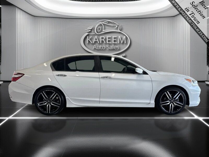Used 2017 Honda Accord Sport image 4