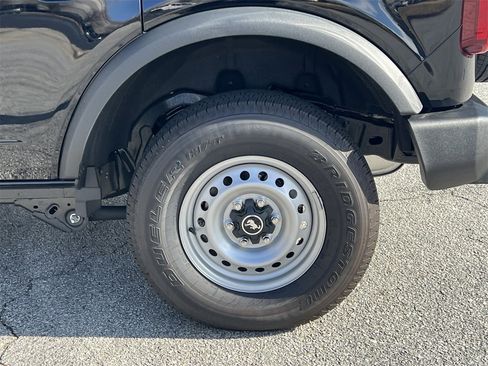 New 2025 Ford Bronco 4-Door image 25