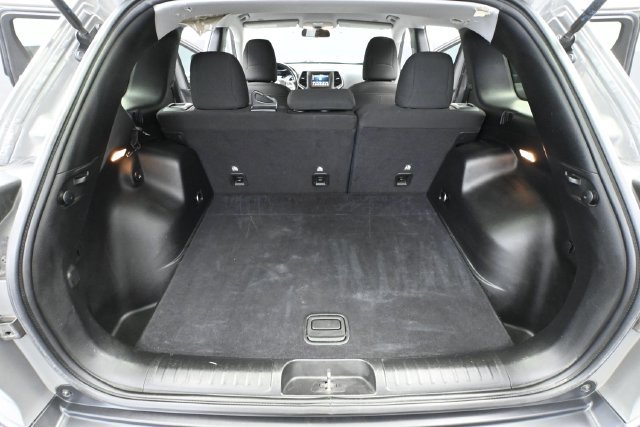 Used 2019 Jeep Cherokee Latitude AWD/4WD image 31