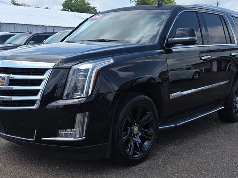 Used 2015 Cadillac Escalade Luxury RWD image 7