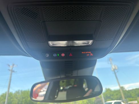 Used 2026 Buick Enclave Preferred AWD/4WD image 33