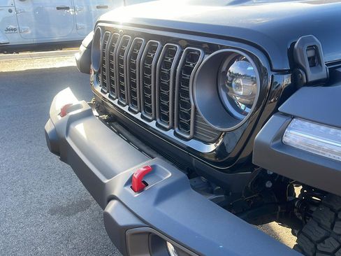 New 2025 Jeep Gladiator Rubicon image 11