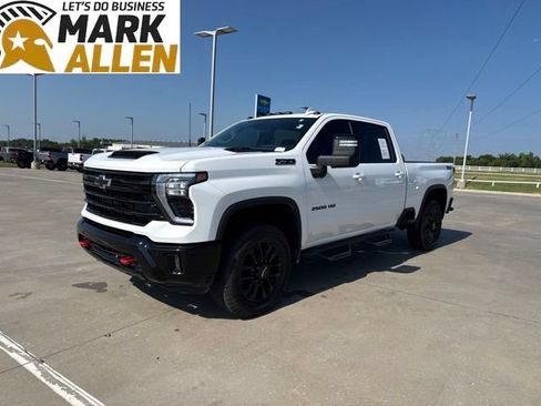 Used 2025 Chevrolet Silverado 2500 LTZ w/ LTZ Plus Package AWD/4WD image 2