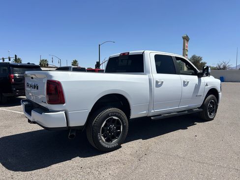 Used 2025 RAM 2500 Laramie AWD/4WD image 4