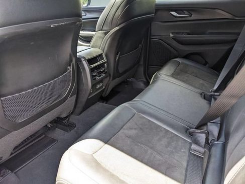 Used 2023 Jeep Grand Cherokee Altitude AWD/4WD image 27
