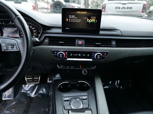 Used 2019 Audi A4 2.0T Premium image 20