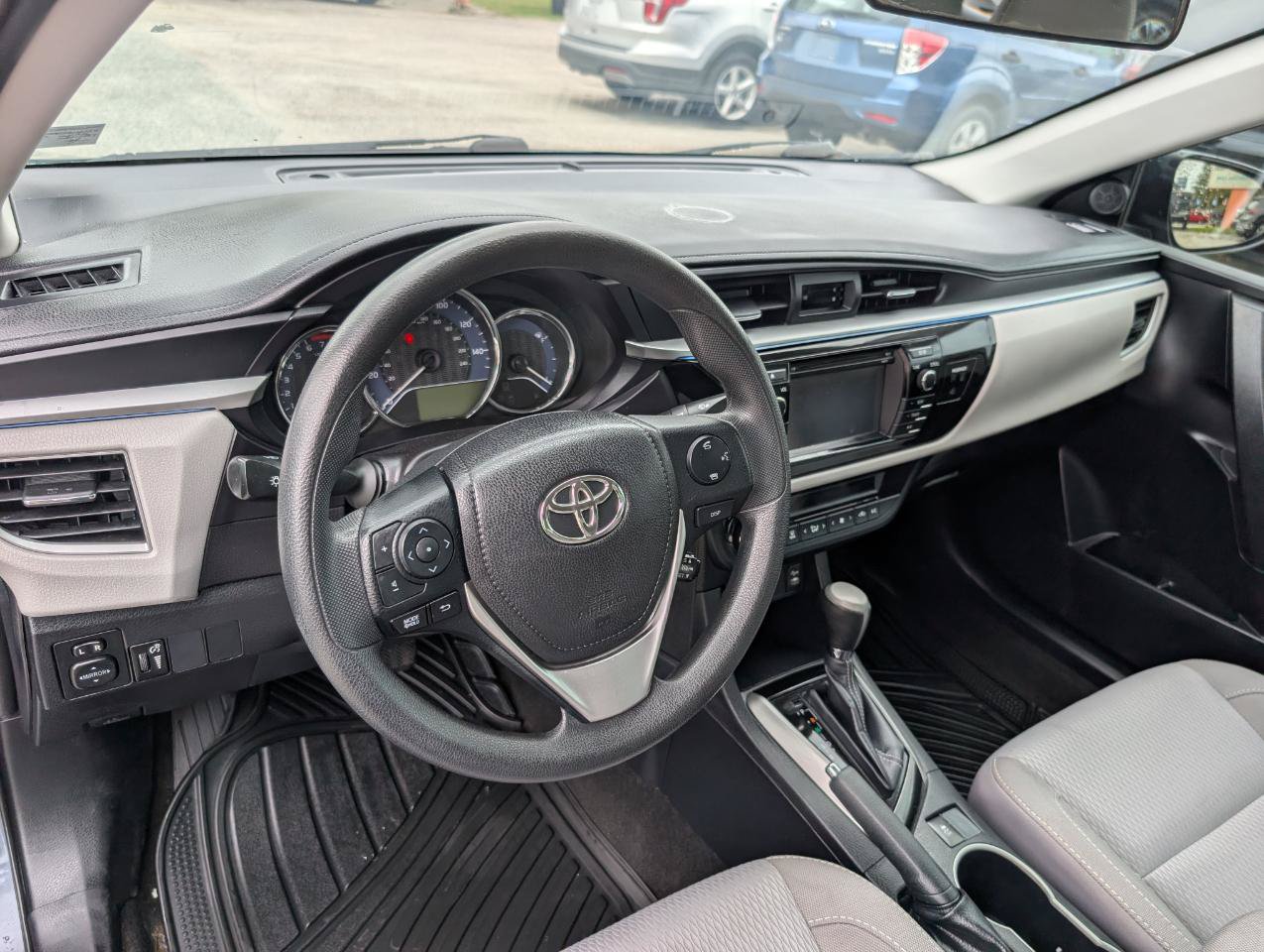 Used 2016 Toyota Corolla LE FWD image 12