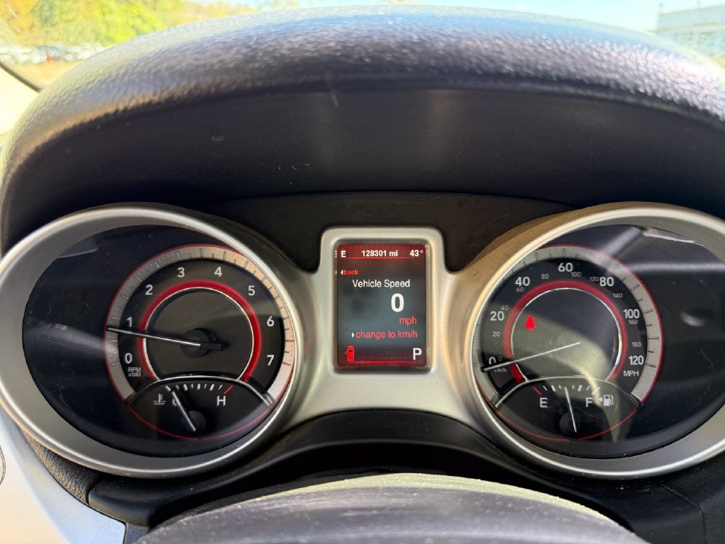 Used 2015 Dodge Journey SXT w/ Sun/Sound Group AWD/4WD image 17