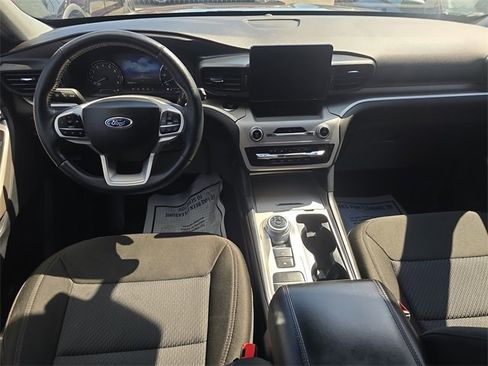 Used 2022 Ford Explorer XLT image 14