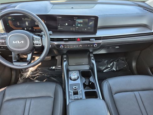 Used 2025 Kia Sorento EX w/ EX Panoramic Sunroof Package FWD image 13