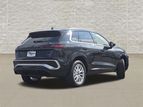 New 2026 Audi Q3 quattro 2.0T AWD/4WD image 7