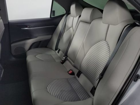 Used 2023 Toyota Camry SE w/ Cold Weather Package FWD image 18