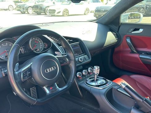 Used 2015 Audi R8 V8 w/ Extended Leather Package AWD/4WD image 11