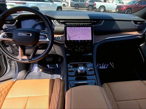 Certified 2025 Jeep Grand Cherokee Summit AWD/4WD image 15