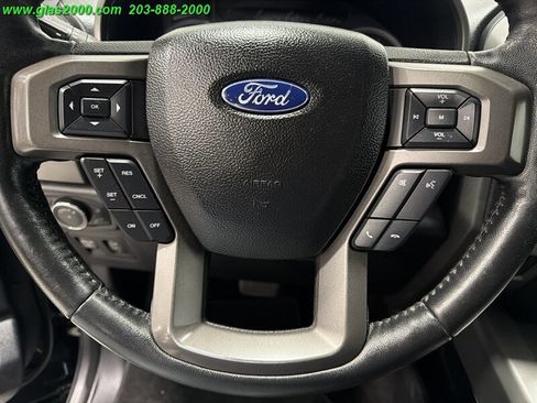 Used 2018 Ford Expedition XLT image 22