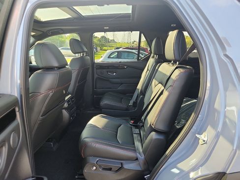 New 2025 Honda Pilot TrailSport image 6